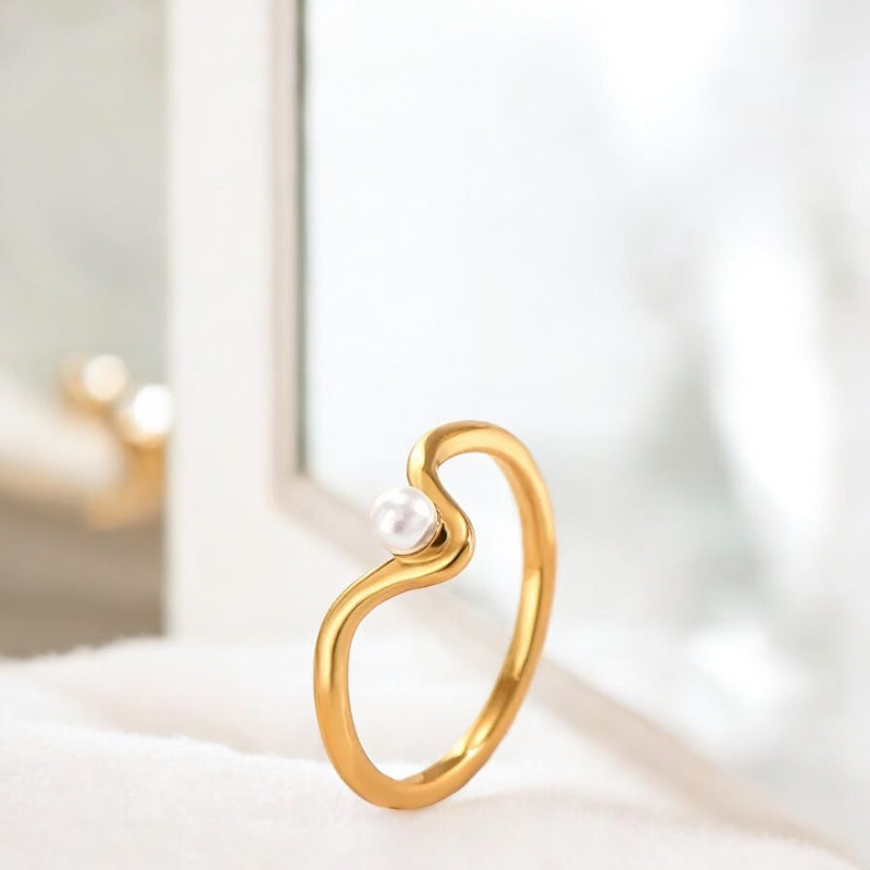 Adjustable Ring with Pearl (size 6)