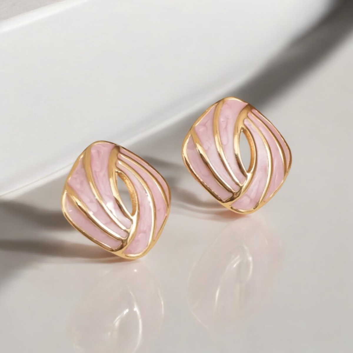 Multi Color Marble Ear Stud