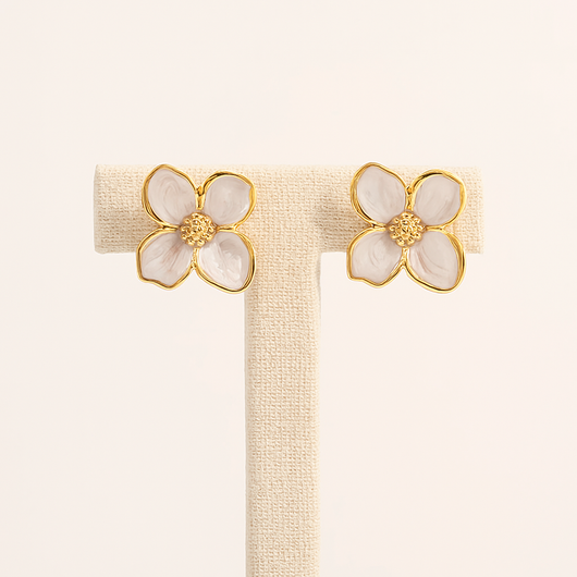 White/Gold Flower Stud Earring