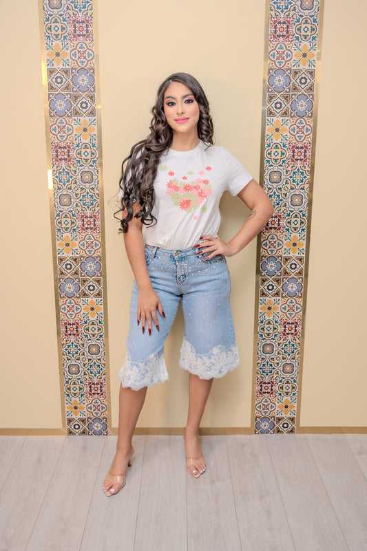 Capri with Lace