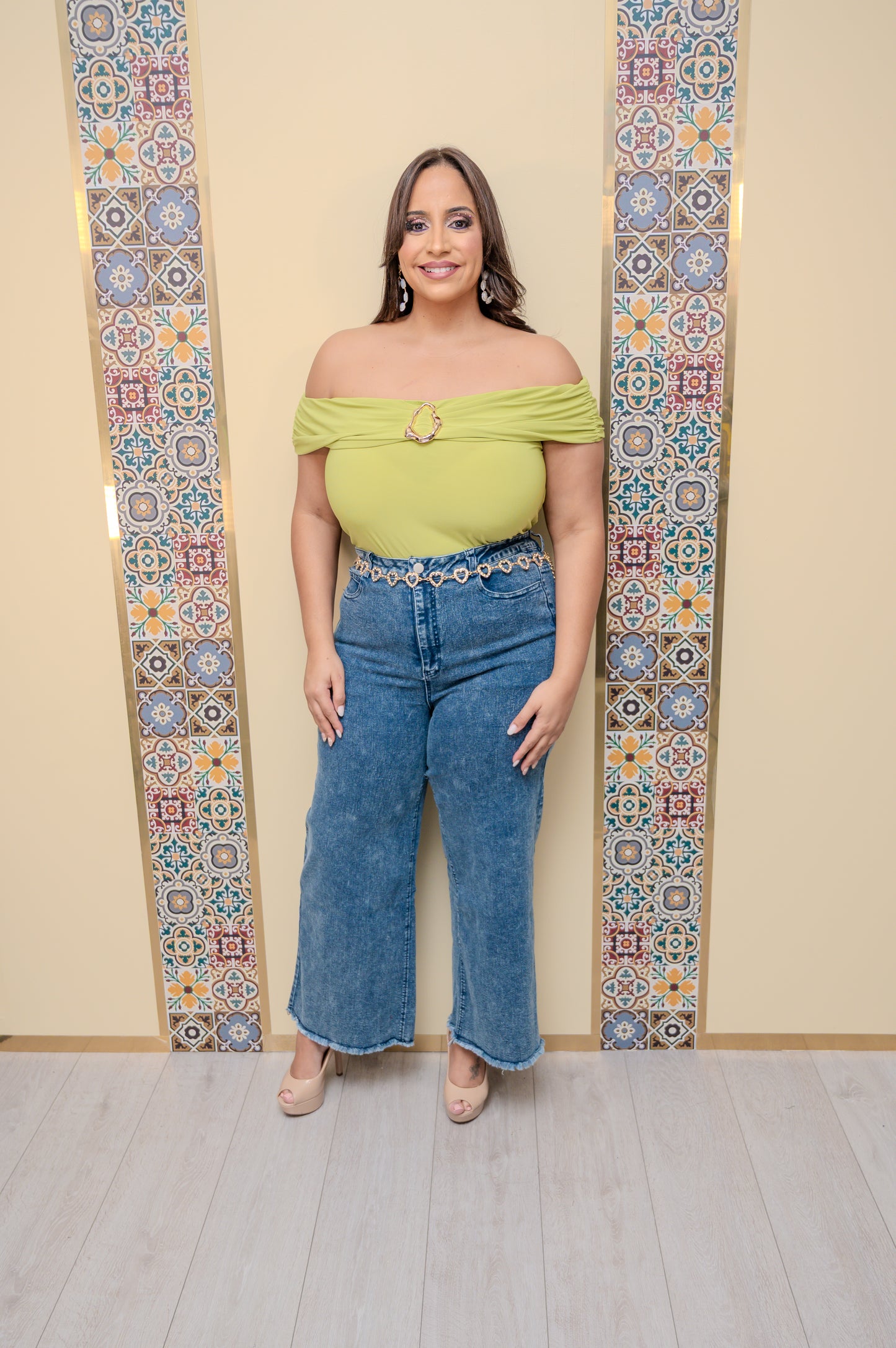 Kiwi Off Shoulder Top